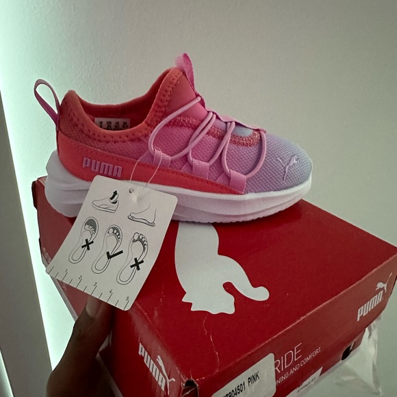 Toddler girl Puma sneakers - Picture 1 of 5